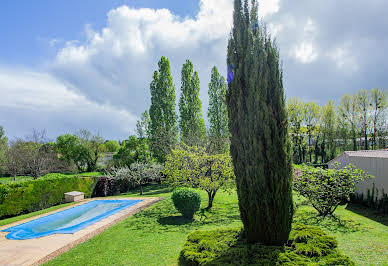 House with pool and garden 2