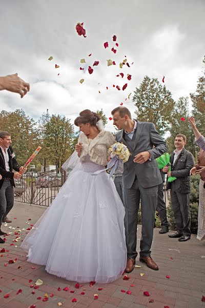 Fotógrafo de bodas Stas Zhi (stasjee). Foto del 13 de abril 2014