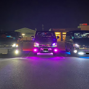 ハイエースバン TRH200V