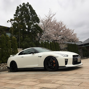 NISSAN GT-R