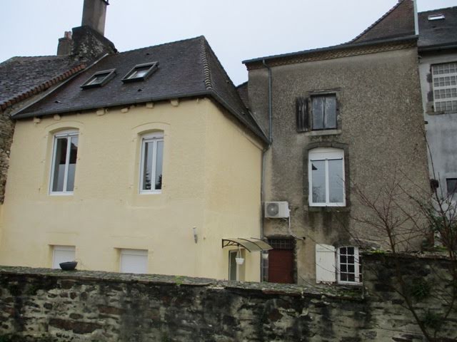 Vente maison  230 m² à Saint-Yrieix-la-Perche (87500), 189 000 €