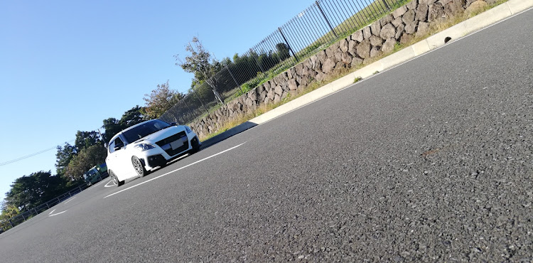 スイフトスポーツのCLUB  ROMAN・JPF clean project・お山でリセット・バイトも連勤・扉閉まってたのねに関するカスタム事例の投稿画像3枚目