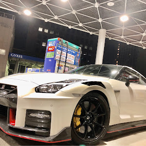 NISSAN GT-R