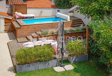 House with pool 8