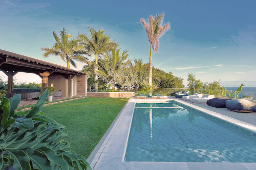 Maison avec piscine et jardin 3