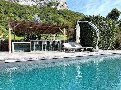 Villa avec piscine et terrasse 2