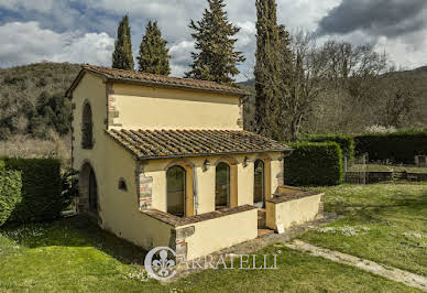 Farmhouse with outbuildings and garden 3