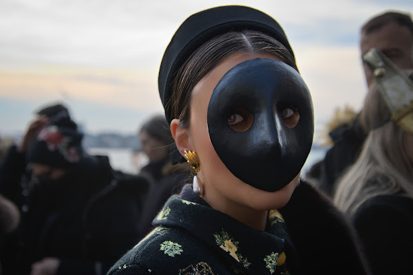 Misteriosa signora in maschera di Necker