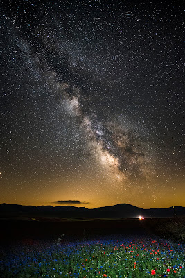 Milky way in Castelluccio di Norcia di mascis87