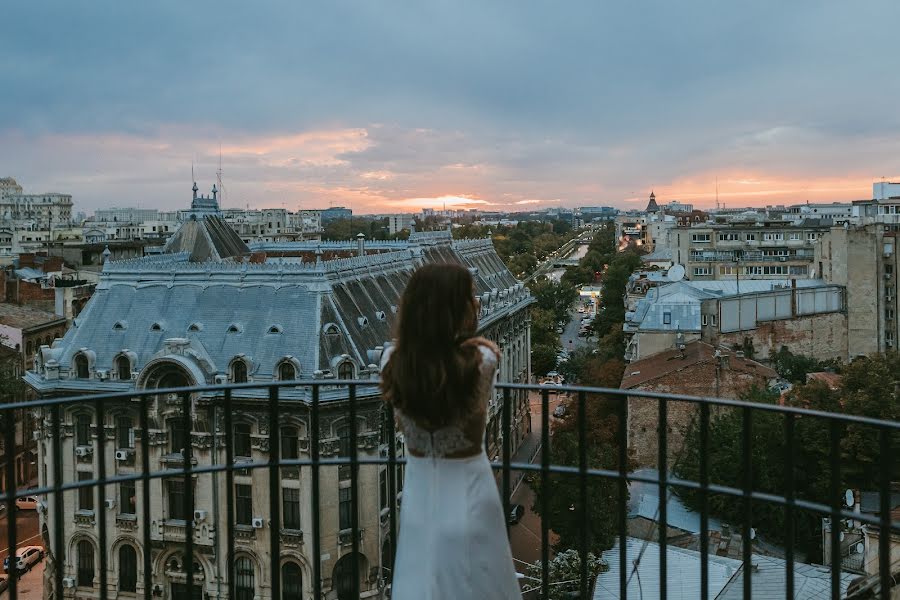 Wedding photographer Cristina And Filip (youngcreative). Photo of 10 October 2022