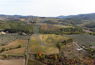 Corps de ferme avec dépendances et jardin 2