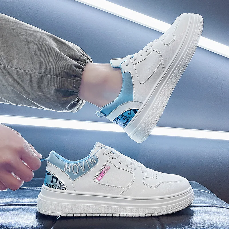 Tênis casual branco masculino com aumento de altura, modernos e estilosos, ideais para um visual despojado e confortável para o dia a dia.