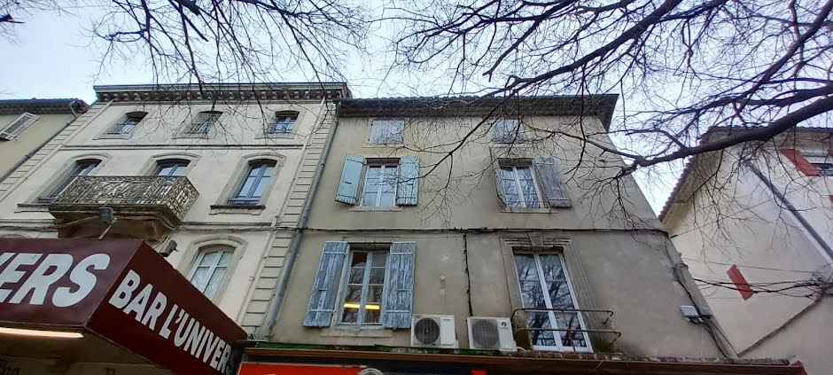 Vente immeuble 10 pièces 350 m² à Bagnols-sur-ceze (30200), 191 000 €