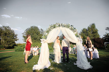 Fotógrafo de casamento Roman Saglo (apelsin). Foto de 23 de fevereiro 2018