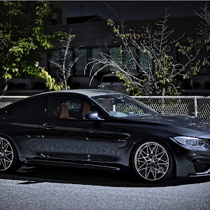 M4 クーペ F82