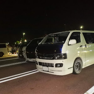 ハイエースバン