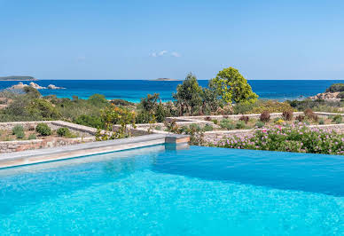 Villa avec piscine en bord de mer 2