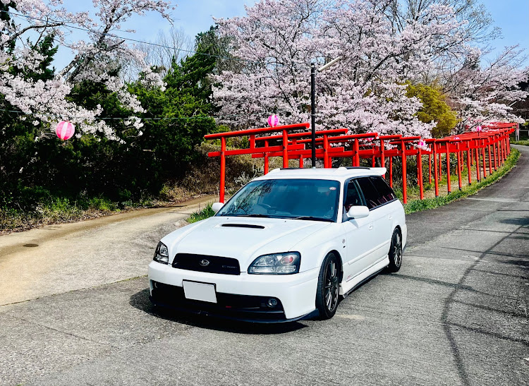 レガシィツーリングワゴンのサクラと愛車・丸高稲荷神社・春ですね・BH5・いつもイイネありがとうございます！に関するカスタム事例の投稿画像1枚目