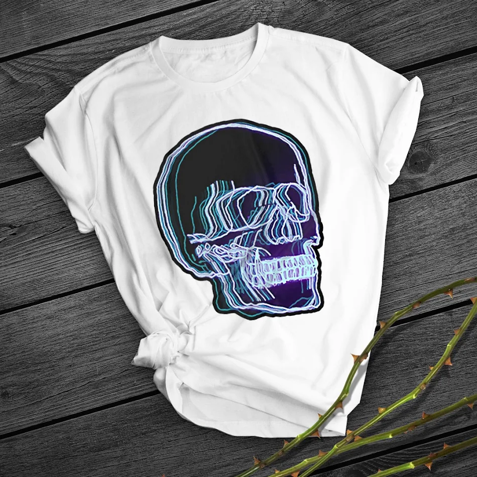 T-shirt bianco a maniche corte Neon Ecstasy Skull. Design con teschio. Perfetta per un look originale e audace. Comfort e stile per un'espressione unica.