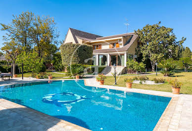 Maison avec piscine et terrasse 7