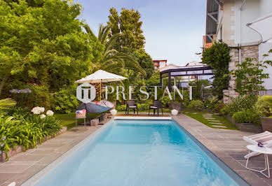 Maison avec piscine et terrasse 10