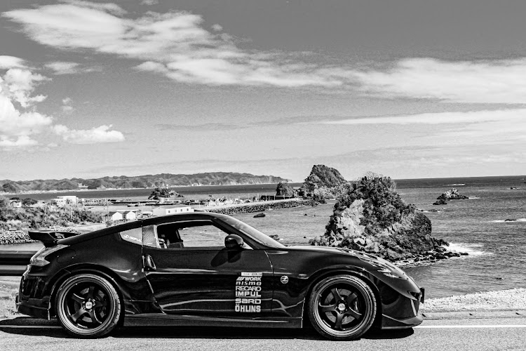 フェアレディZの今は我慢が大事❗️・白黒写真・加工写真・まぁくんリハビリがんばれ👍・早い終息を願うのみ。に関するカスタム事例の投稿画像2枚目