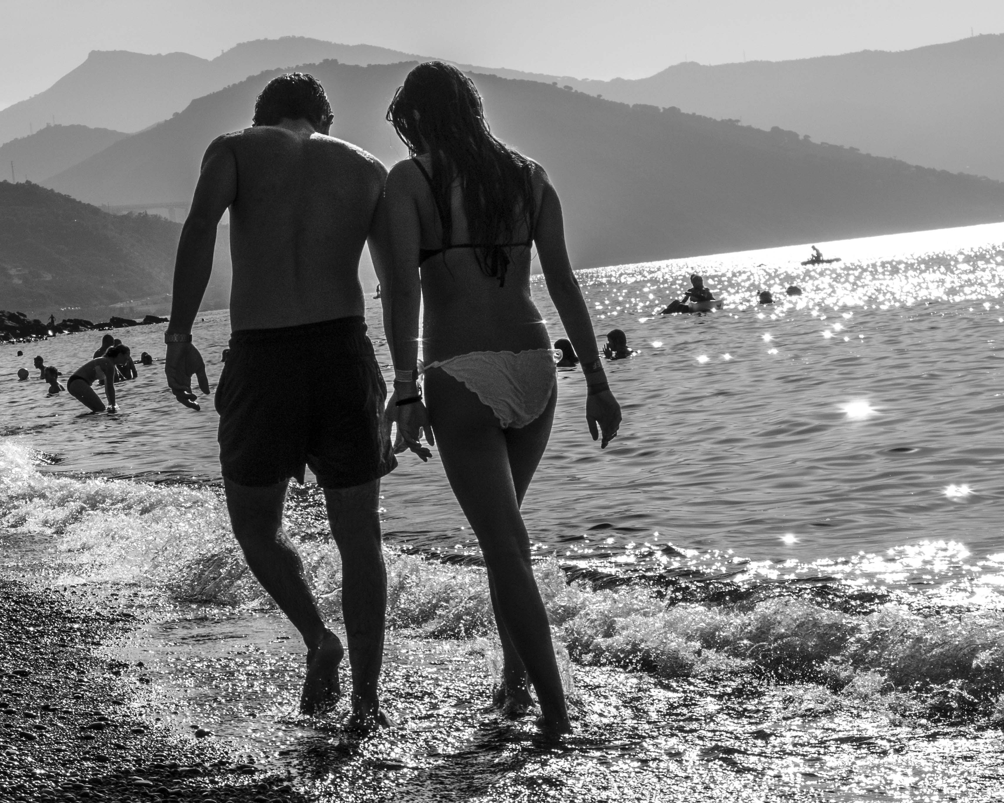 Passanti in spiaggia di Francesco Ciccarello