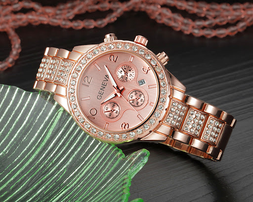 Title 15, Diamond three-eye steel band calendar watch