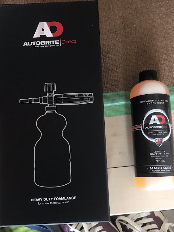 WRX STIの洗車・泡・マジフォーム・フォームガンに関するカスタム事例の投稿画像1枚目