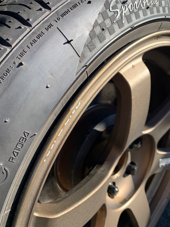 WRX STIの37の日・ホイール・ホイール修復・DIYに関するカスタム事例の投稿画像4枚目