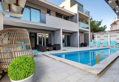 House with pool and terrace 2