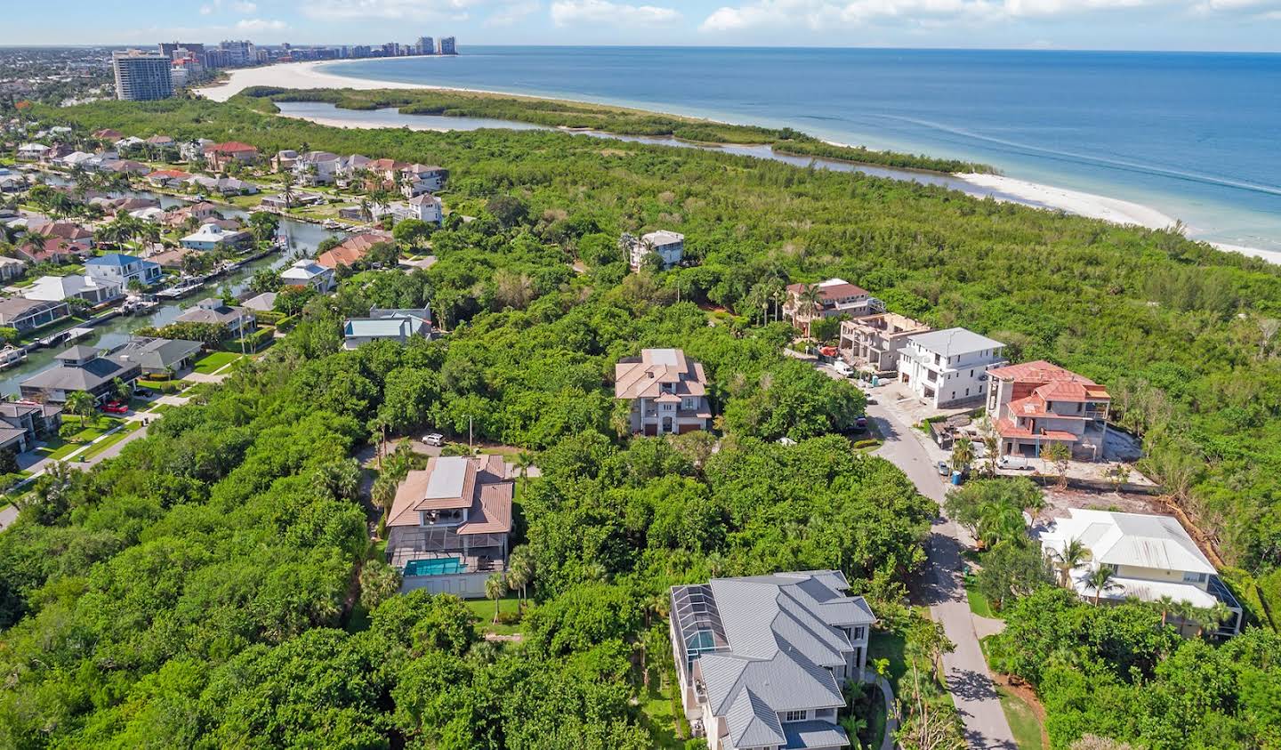 House with pool Marco Island