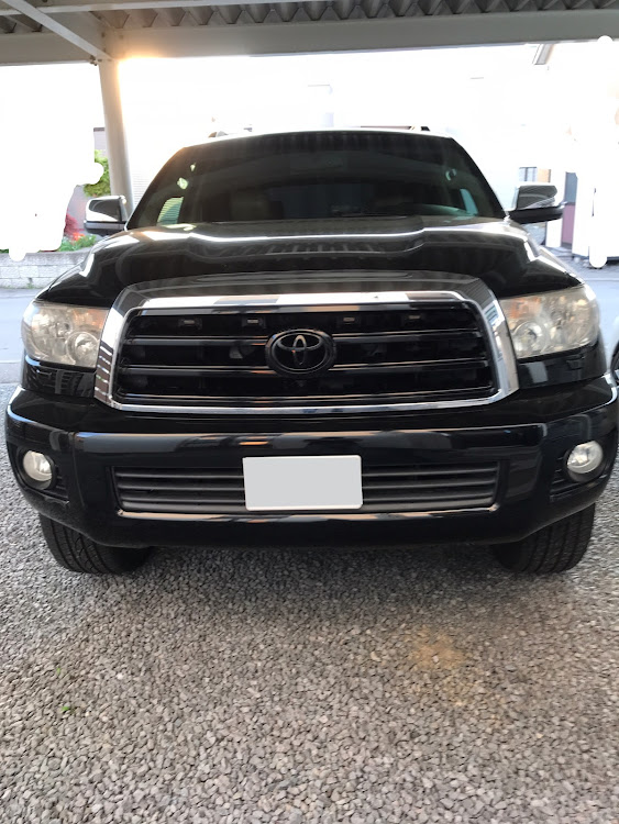 セコイアのアメ車・DIY・真横ショット・アメ車好きと繋がりたい・グリルマーカーに関するカスタム事例の投稿画像2枚目