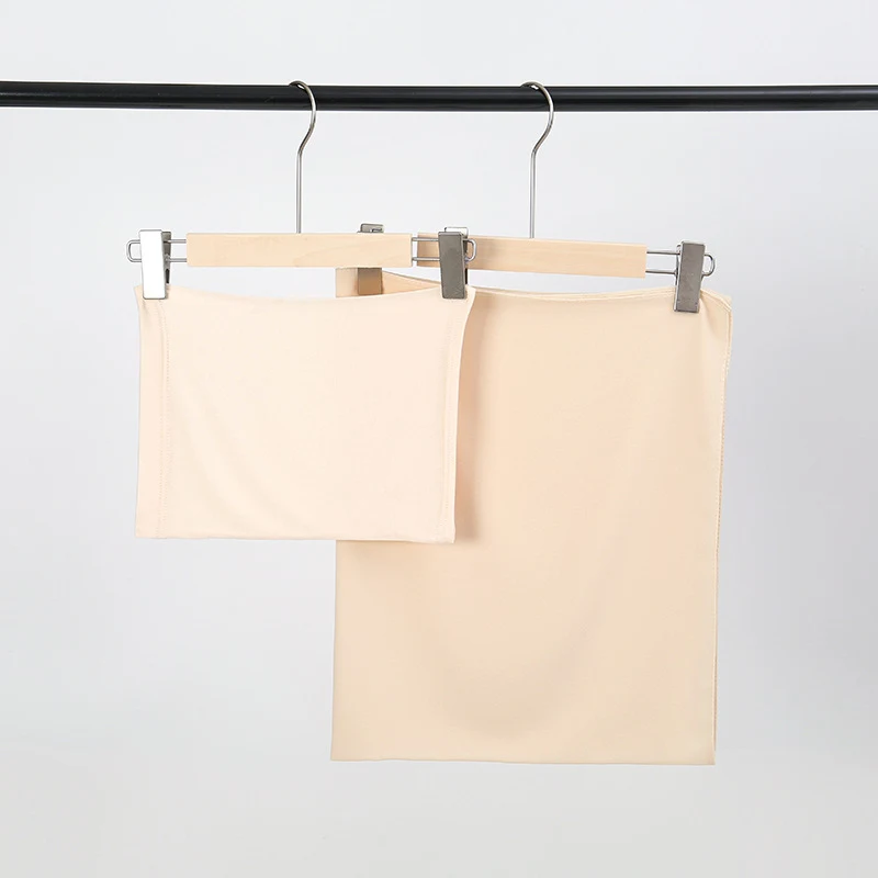 Chiffon sjaal met rookpijp cap voor pak. Combineer stijl en comfort met deze unieke accessoire die je outfit compleet maakt.