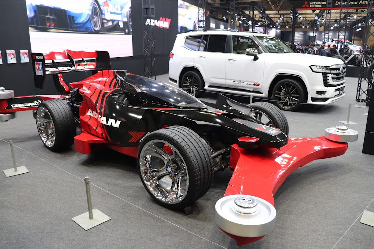 ヤリスクロスの東京オートサロン2023・沢山のいいねありがとうございます！・リアスポイラー有り派？無し派？に関するカスタム事例の投稿画像3枚目