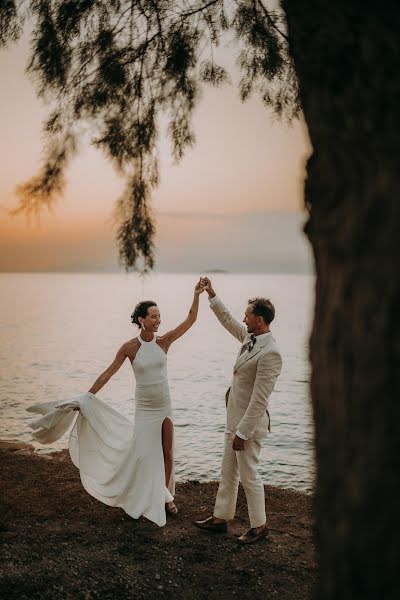 Fotografo di matrimoni Sarka Parkes (sarkaparkes). Foto del 8 luglio 2022