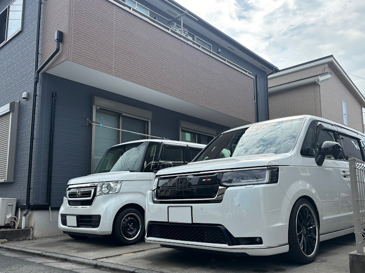 ステップワゴンの洗車・外壁塗装・斜め45度の美学・テールランプのこだわりに関するカスタム事例の投稿画像1枚目