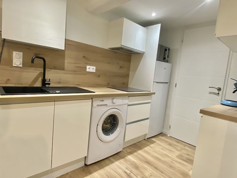 Location meublée appartement 2 pièces 35 m² à Saint-Etienne (42000), 450 €