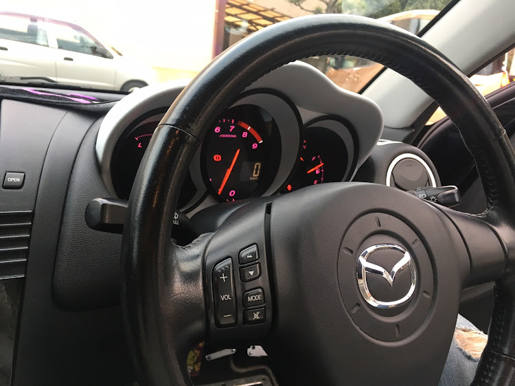 RX-8のメーター加工・メーターフード塗装に関するカスタム事例の投稿画像4枚目