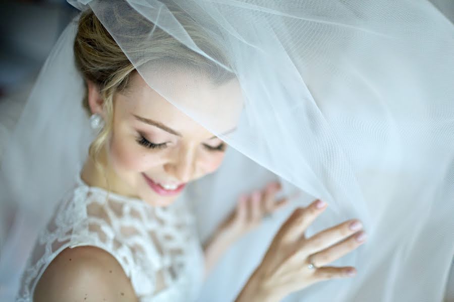 Fotografo di matrimoni Lena Astafeva (tigrdi). Foto del 26 gennaio 2015