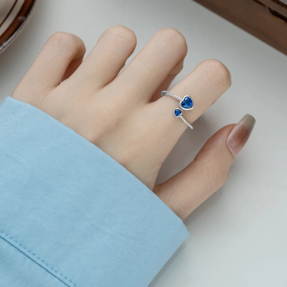Bague constellation 12 mois en argent sterling S925 en forme de cœur. Offrez un cadeau personnalisé avec votre signe astrologique.