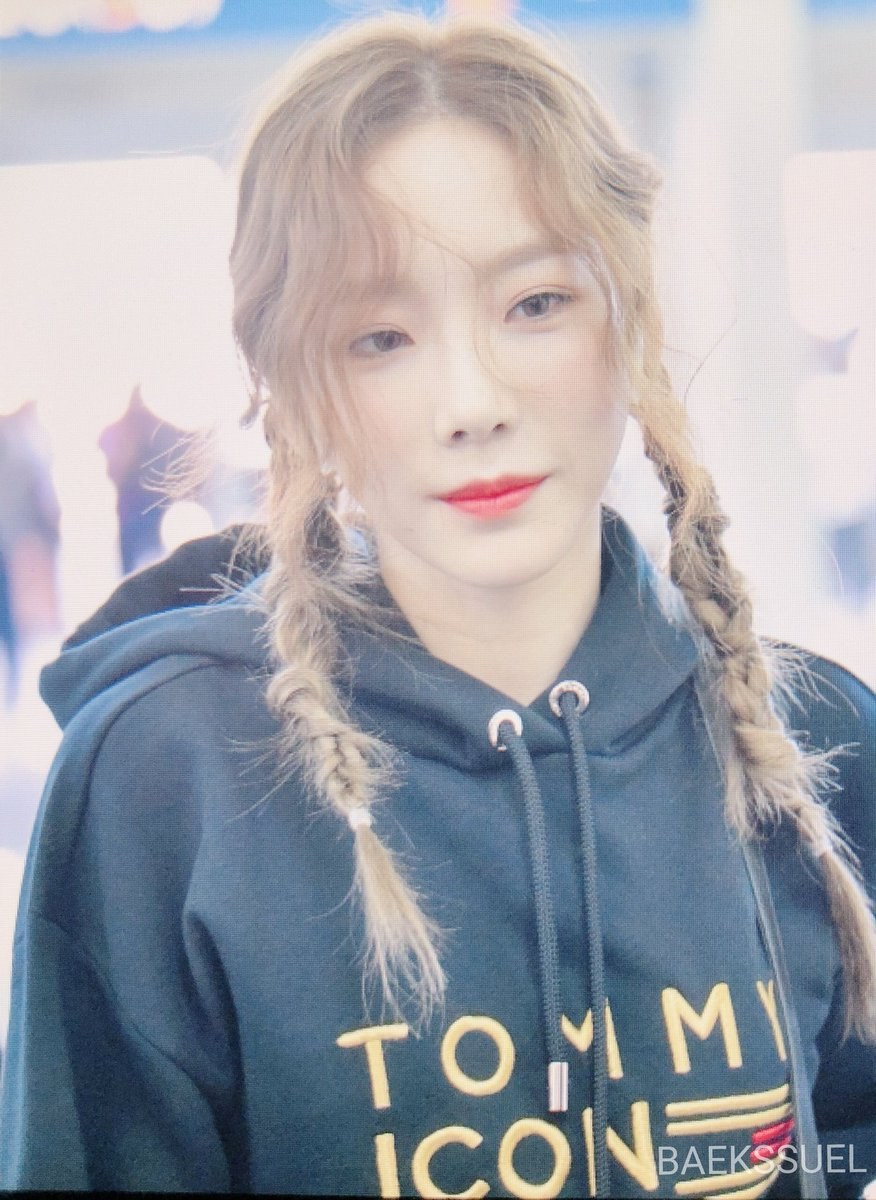 Taeyeon's Recent Airport Photos Will Convince You That She Is In Actual ...