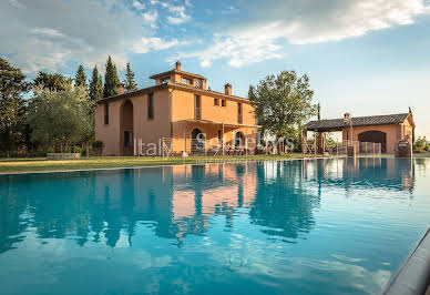 Villa with pool and garden 3