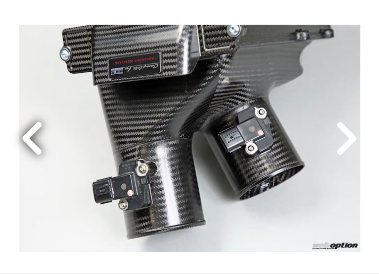 スカイライン GT-Rのエアーインテークダクト・エアークリーナーダクト・ドライカーボン製・HKS・ヘリテージエディションに関するカスタム事例の投稿画像4枚目