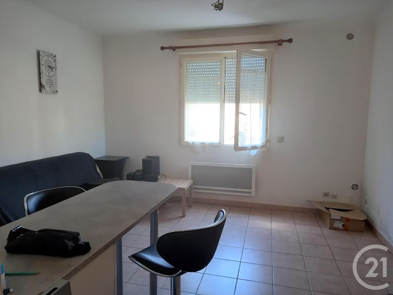 Location  appartement 3 pièces 52 m² à Cavillargues (30330), 518 €