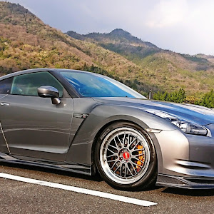 NISSAN GT-R R35