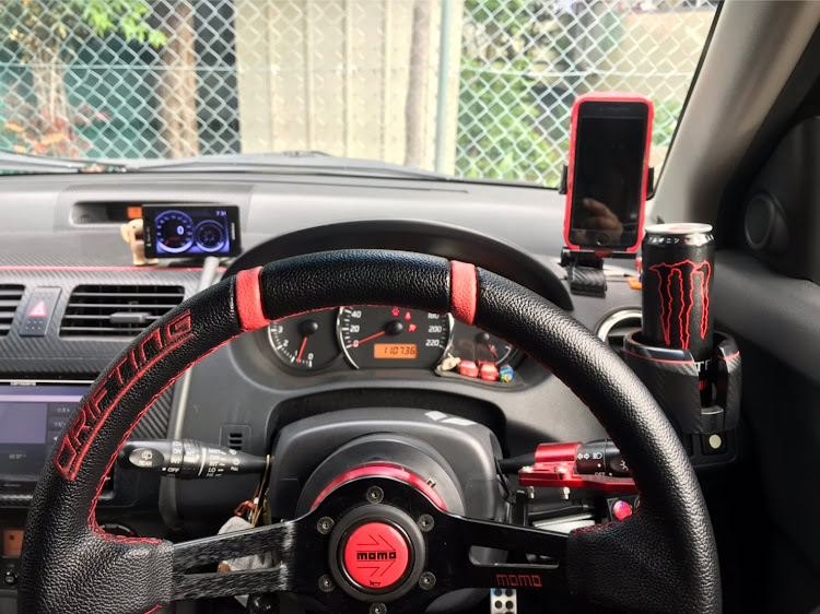 スイフトスポーツのS.H.I.L.I.S.・T.S FACTORY・ニードフォースピード・スコポン・Monster Energyに関するカスタム事例の投稿画像2枚目