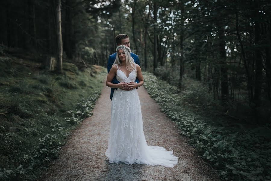 Fotografo di matrimoni Tiril Hauan (fotoforundring). Foto del 8 maggio 2019