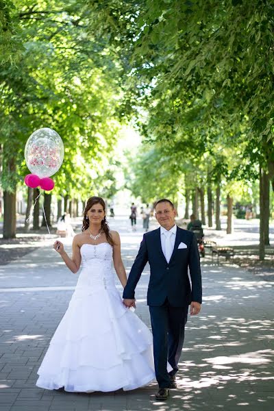 Jurufoto perkahwinan Laszlo György (babitsfoto). Foto pada 3 Mac 2019