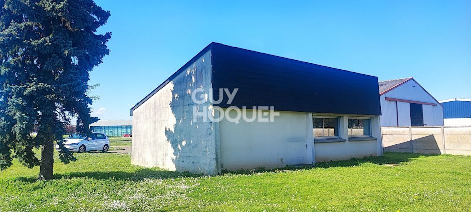 Location  locaux professionnels 4 pièces 67.46 m² à Chateaudun (28200), 800 €